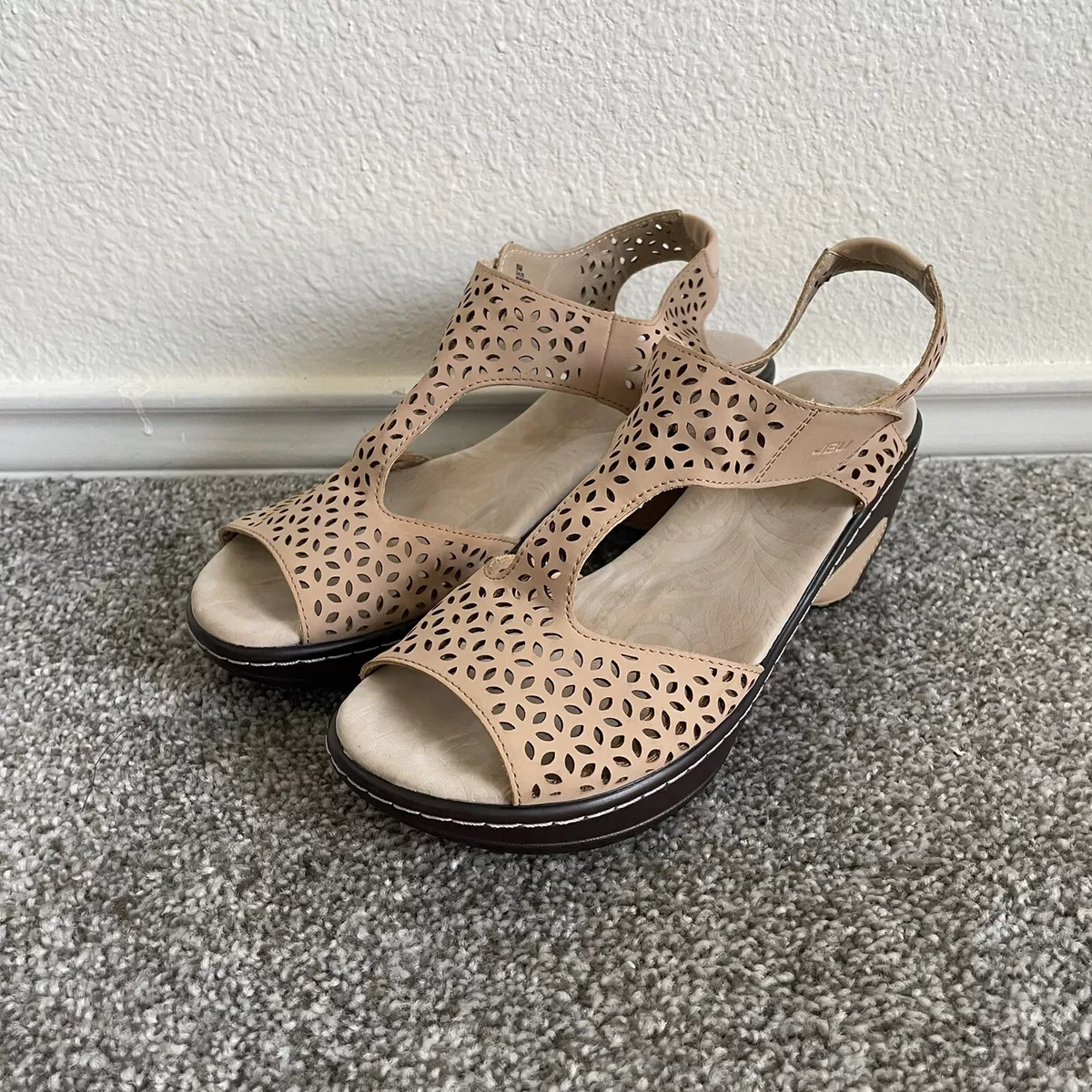 Jbu Jambu Peep Toe Sandals Chloe Womens Size 8 M Tan T Strap Vegan