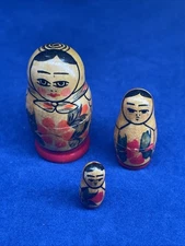 Vintage Russian Nesting Dolls Wooden Hand Painted Set Of 3 Colorful Excellent