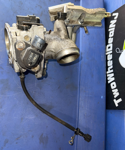 2002-2004 Honda VTX 1800 VTX1800S Throttle body intake manifold - Picture 5 of 11