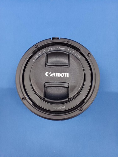 Wide angle prime lens model EF 50MM 1 1.8 STM CANON