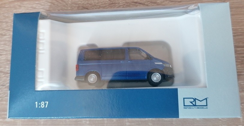 Rietze 11690 - 1/87 Volkswagen T6.1 Bus KR Ravenna Blue - New