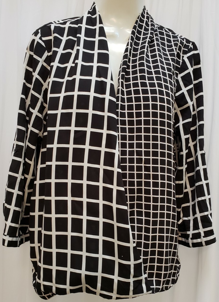 Fanfare Black Houndstooth Long Tab-Sleeve Top With Pockets - Plus