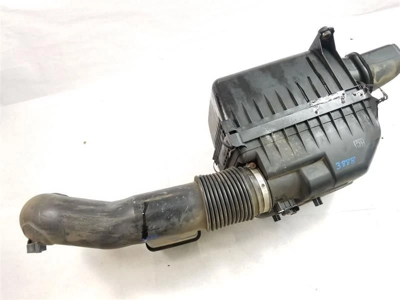 Коробка фильтра очистителя воздуха TOYOTA TUNDRA 2005-2006 - Изображение 2 из 4