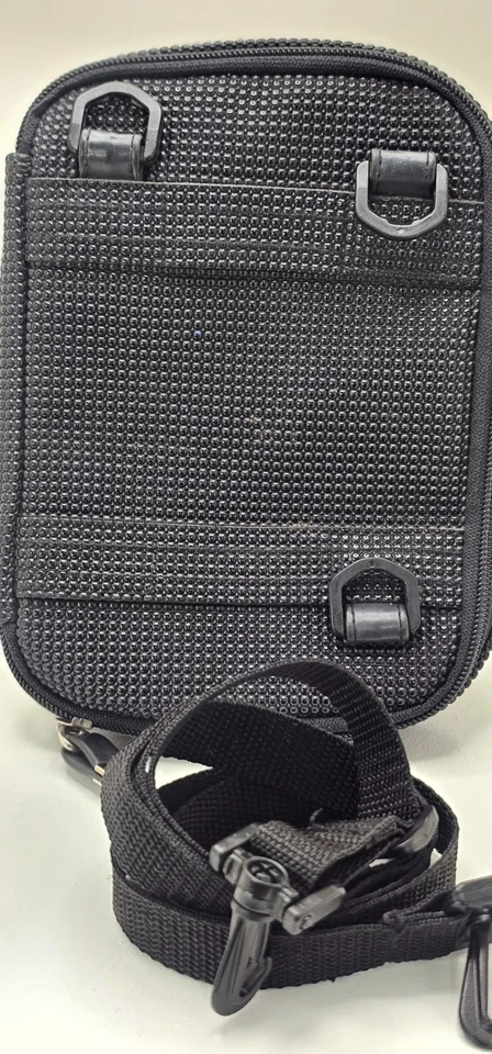 Bolso Bandolera Urban Oxide 2 Negro Goma Guijarro, Correa Ajustable 7.75 X 5.5 Foto 4 de 4