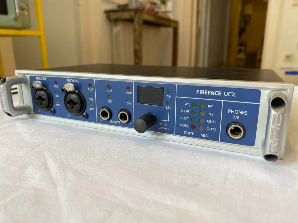 RME Fireface UCX MK1 + ARC Remote + PSU + Cables • Professional Audio Interface - Immagine 2 di 4