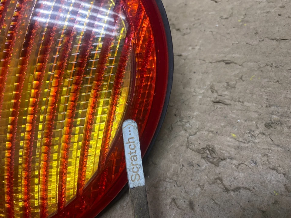 Luz trasera izquierda conductor Volkswagen Beetle 1998-2005 OEM V4430 DW Foto 4 de 4