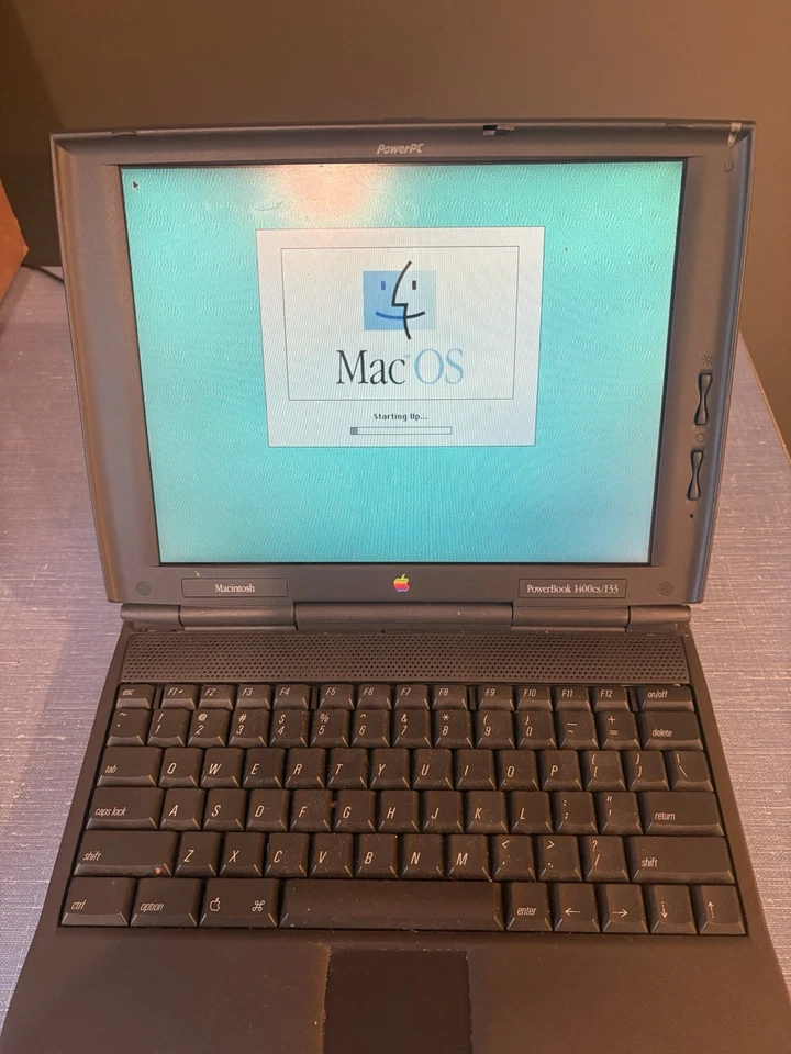 Computadora Apple Macintosh 1400cs/133 funcionando Foto 3 de 3