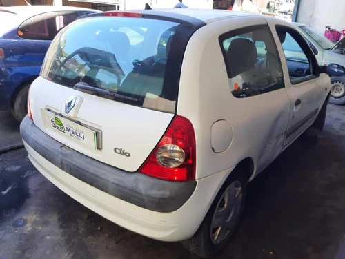 8200002469 Faro Fendinebbia Sinistro per RENAULT CLIO II FASE II (B/CB0) 8826970 - Foto 6 di 10