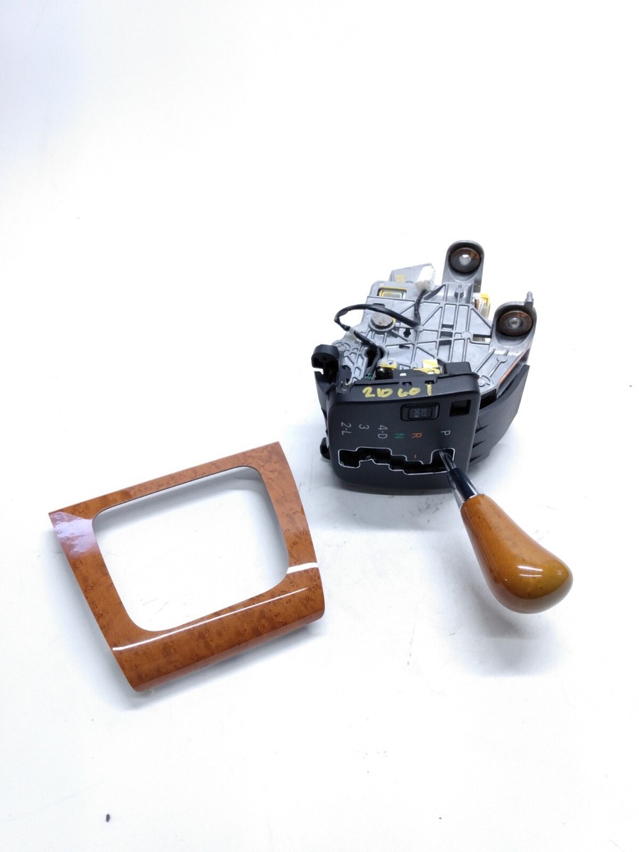 06 Lexus RX330 Automatic Transmission Floor Shifter Gear Selector