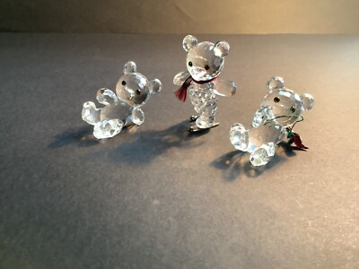 Swarovski Kris Bear Trio auf Schlittschuhen 2 x angelehnt