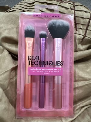 Real Techniques Brush Set Essentials for Eyes Face and - Main Image