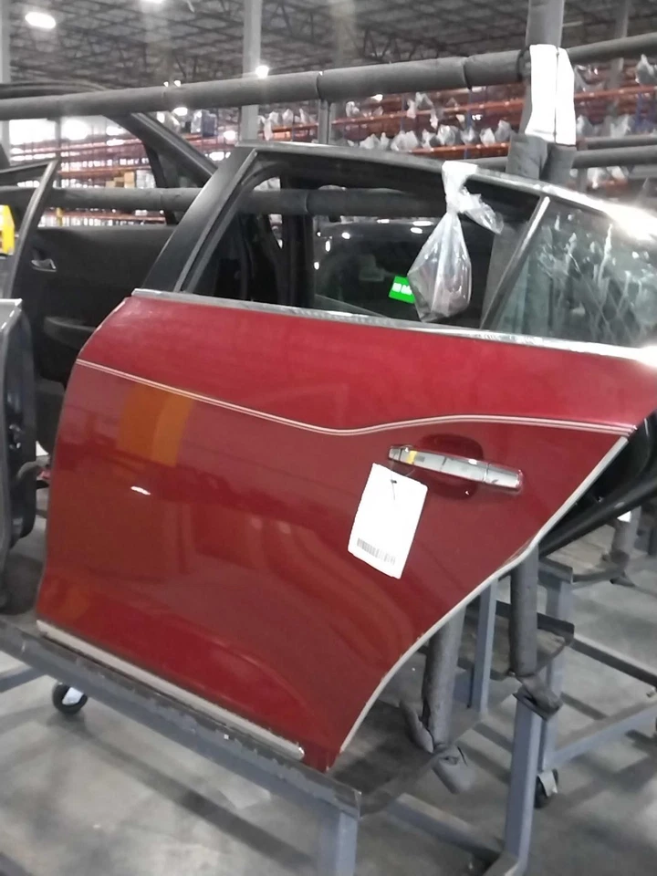 Buick LaCrosse 2010 puerta trasera izquierda roja OEM 44229 119 k kilometraje Foto 2 de 4