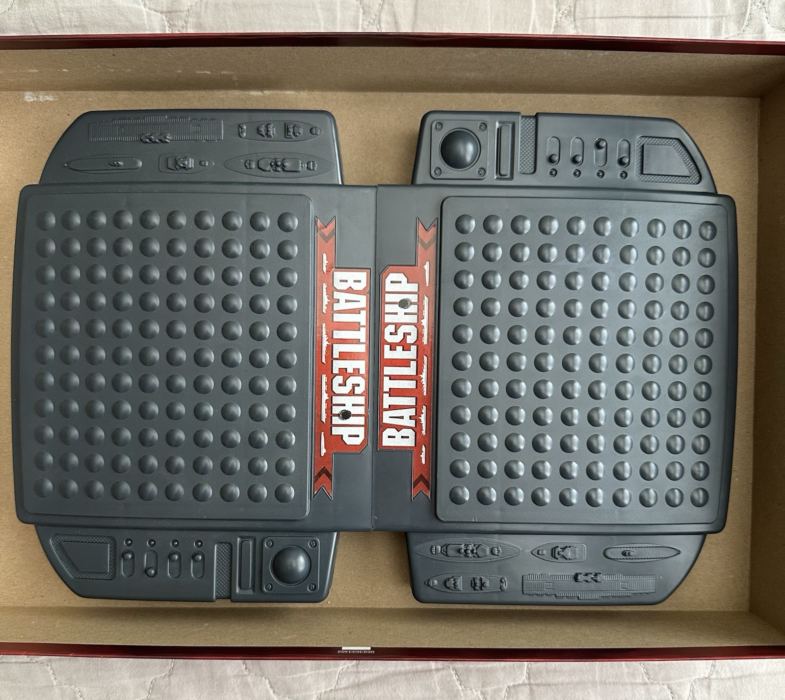 Battleship COMPLETE Hasbro EA 2009 Classic War Board Game