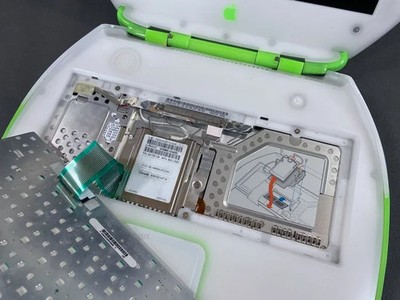 iBook Clamshell G3 S.E. 467 + 256GB SSD Lime Green