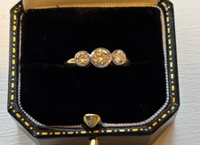 18ct 3 Diamond Ring