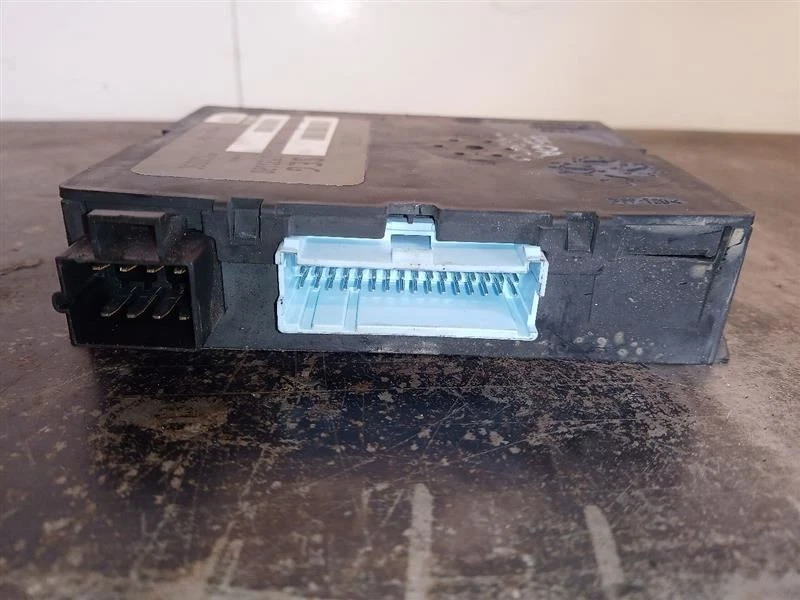 10427832 Body Control Module BCM 97-04 SILHOUETTE 9572640 - Image 2 of 4