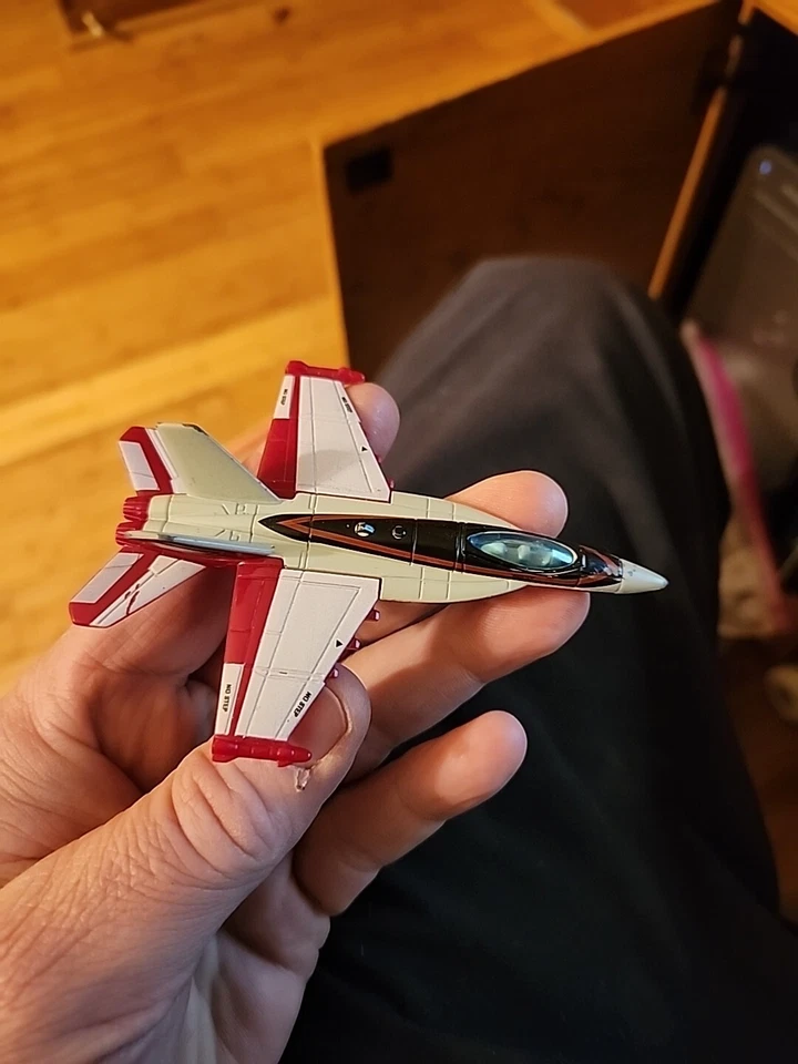 MATCHBOX SKY BUSTERS TOP GUN MAVERICK BOEING F/A-18 SUPER HORNET ПЕТУХ 8/13 - Изображение 2 из 4