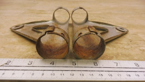 1974 Yamaha DT360 Enduro Y288-2> fork ears headlight mounts left right set pair - Picture 8 of 10