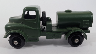 Lesney Matchbox Series 71 Austin 200 Gallon Water Truck Army Green