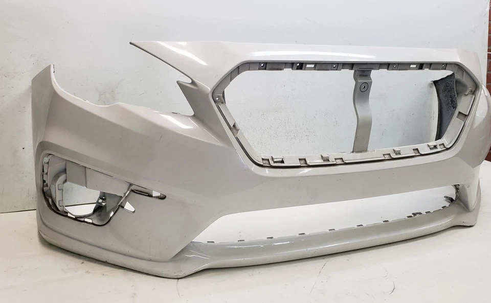 Cubierta de parachoques delantera Subaru Legacy sedán 2018-2019 OEM 57704-AL20A Foto 2 de 4