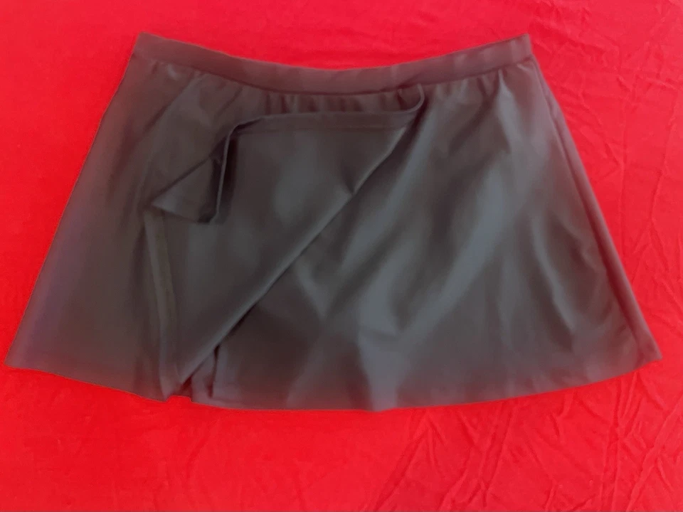 New Croft & Barrow Womens Size 12 Black Swim Skort Bottom Swimsuit Nylon Stretch - Image 2 of 4