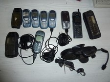 Konvolut "Siemens" Handys mit Netzteilen  und Zubehör