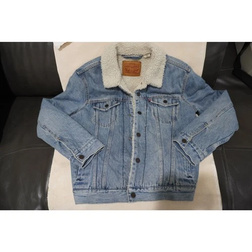Levi’s Premium Men’s Sherpa-Lined Denim Trucker Jacket Blue size SMALL - product listing photo
