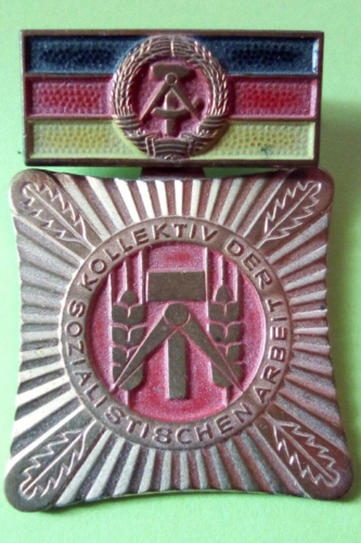 DDR Orden Abzeichen - Kollektiv der sozialistischen Arbeit - Bild 1 von 2