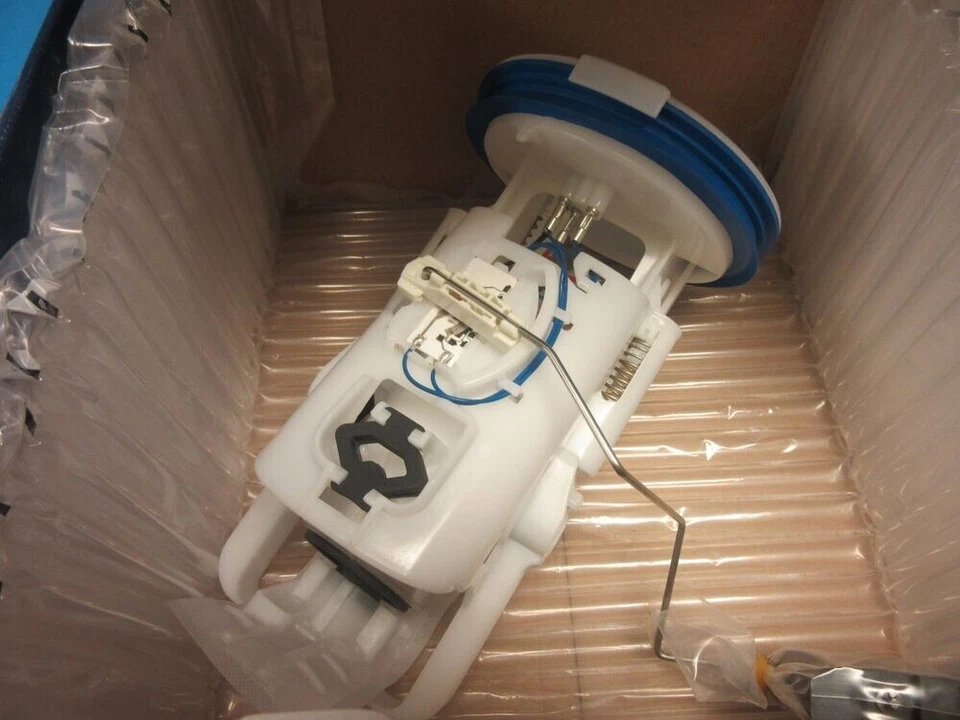 Conjunto de bomba de combustible con unidad de envío de nivel reemplazar BMW OEM # 16146766942 Foto 4 de 4