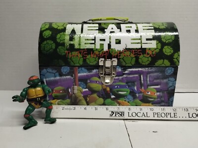 TMNT 2014 BOX & 1988 FIGURE  See Pics And Description