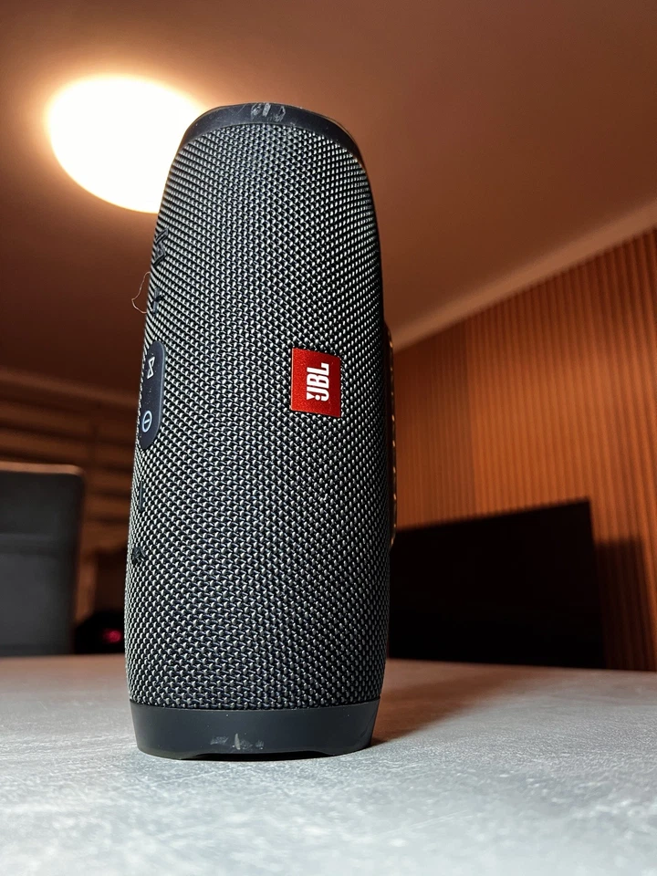 JBL Charge 3 Portable Bluetooth Powerful Sound, Waterproof, Long Battery Life - Bild 3 von 4