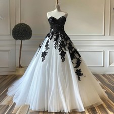 Classic White Tulle Black Lace Applique Strapless Beading Wedding Dresses Bridal