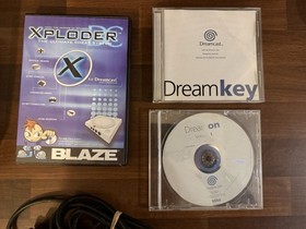 Sega Dreamcast HKT-3030 Console With 2 Controllers, 3 Games And Accessories