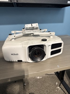 Epson PowerLite Pro G6550WU 5200 Lumens WUXGA 3LCD Projector Tested Good