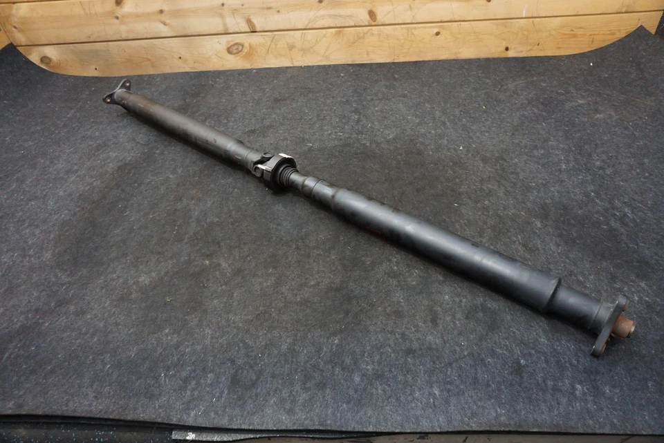 Conjunto de eje de transmisión de hélice trasera OEM 26107597410 BMW 760i F02 2010-14 Foto 2 de 4