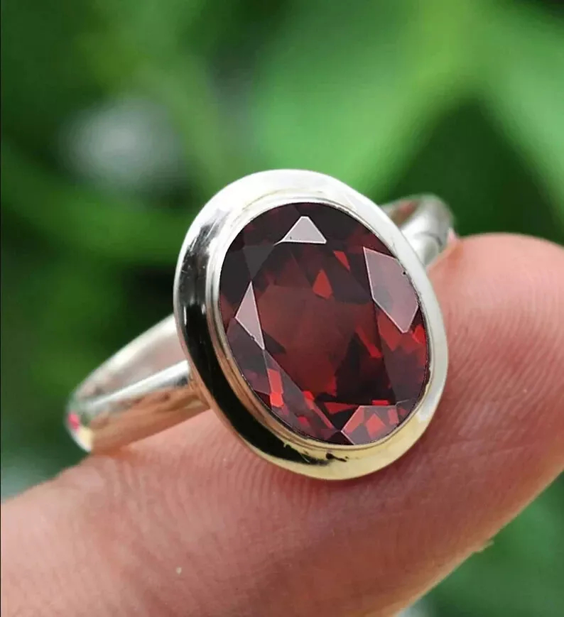 Rhodolite Garnet Gemstone Ring Solitaire RIng For Wedding In 925 Silver