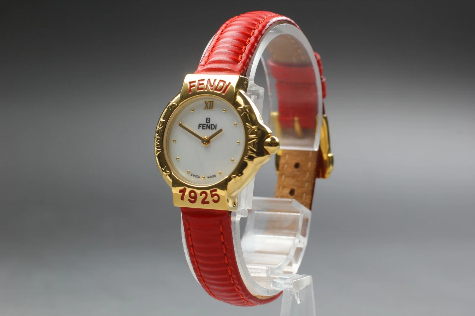 [Quasi Come Nuovo] Orologio FENDI 430L Quadrante Conchiglia Quarzo Donna 1925 dal GIAPPONE