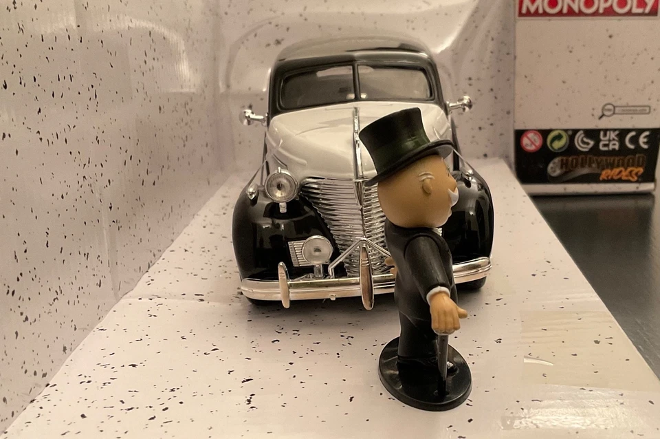 Chevrolet - Master with Mr. Monopoly Figure 1939 1/24 Jada - Immagine 2 di 4