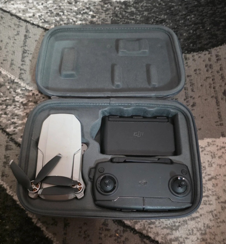 DJI Mavic Mini Ready to Fly Drone w/ Remote Control, 3 Batteries, Hub & Case