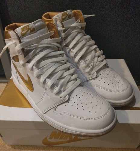 NIKE AIR JORDAN 1 RETRO HI OG WHITE/ METALLIC GOLD UK 9 - Bild 4 von 6