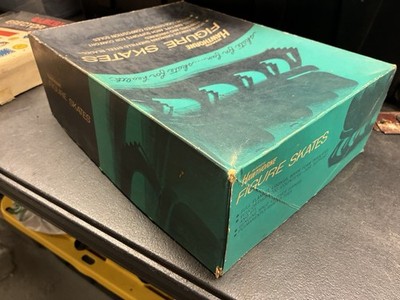 Vintage WARDS HAWTHORNE 6212 Figure Skates original box Size 8 Good Condition