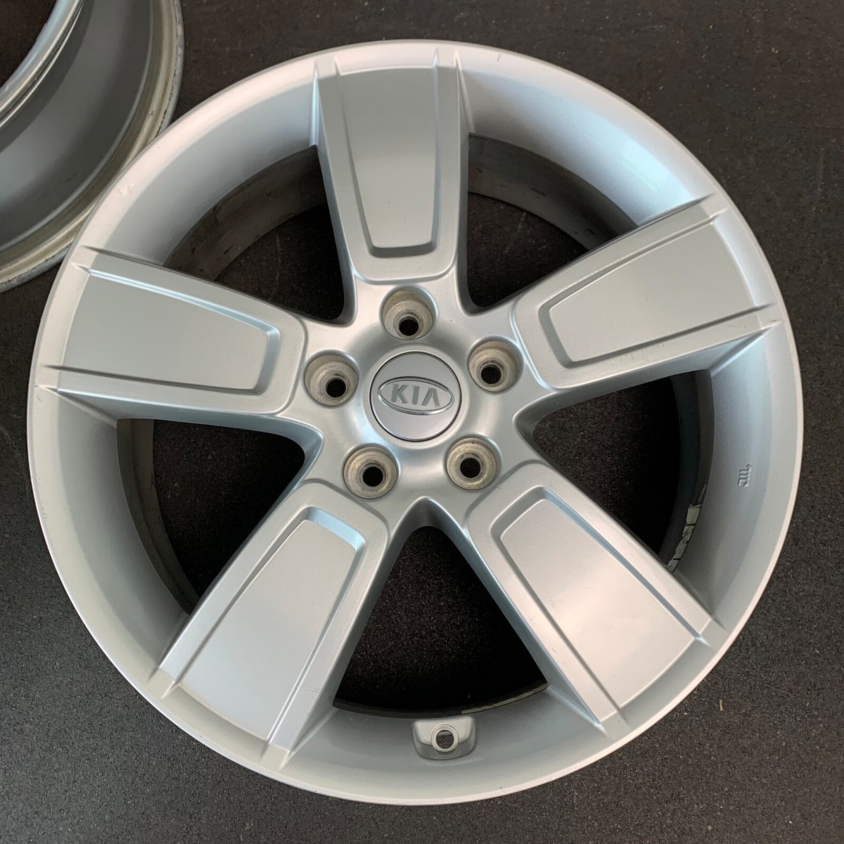 4) Kia Soul Original Silver Wheels Rims + Caps 18