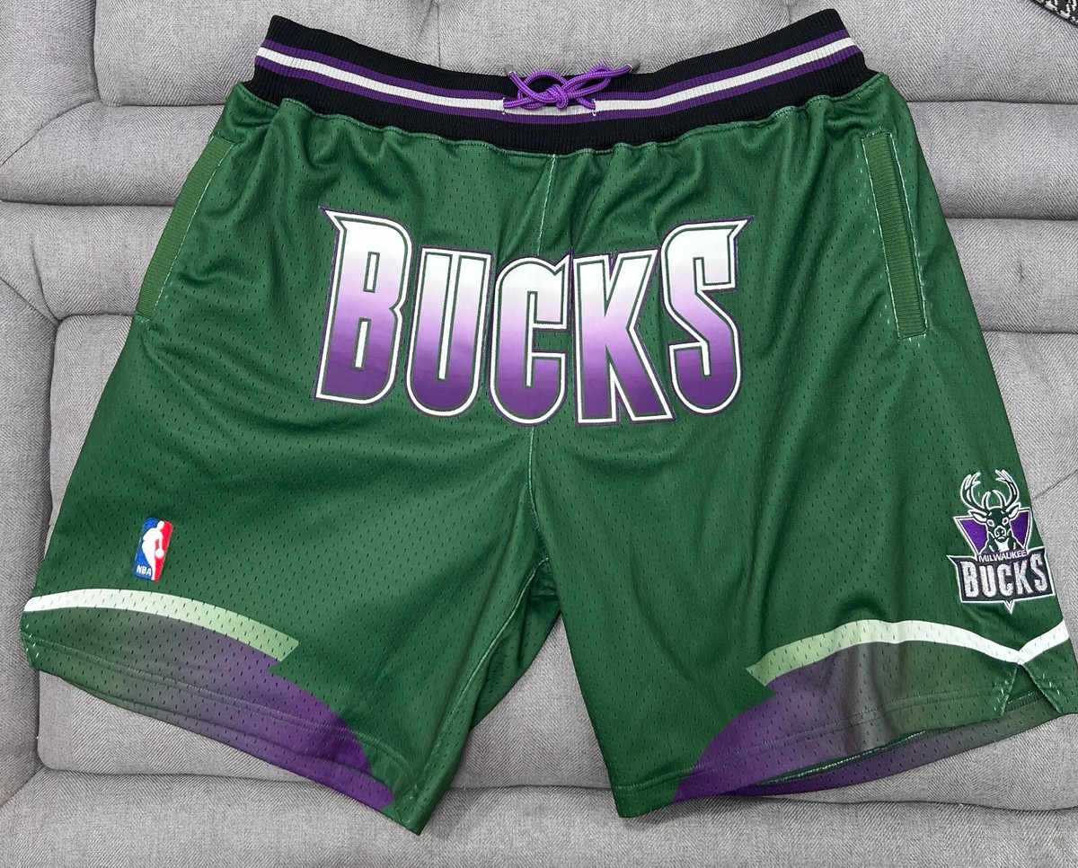 Just Don 95 96 Milwaukee Bucks Mitchell & Ness Shorts XL Just Don 95 96 Milwaukee Bucks Mitchell & Ness Shorts XL