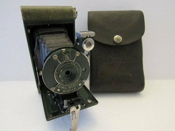 Vintage Official Kodak Girl Free Shipping Ranking TOP5 Cheap Bargain Gift Scout Ca with Folding Leather Camera