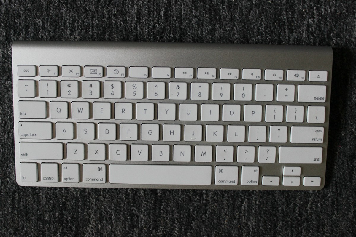 【希少/US配列】Apple Wireless Keyboard A1314 Genuine Original Apple A1314 Wireless Keyboard - Silver - Mint | eBay