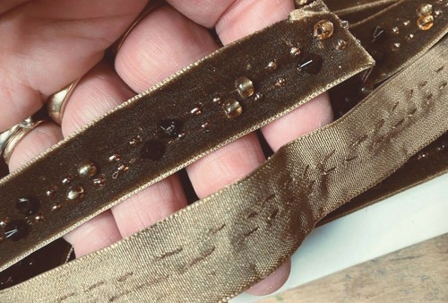 velvet ribbon hand beaded 1" coffee brown 1yd - Picture 3 of 4