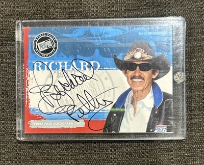 2005 Press Pass NASCAR Legends Auto Richard Petty Beautiful Bold Auto