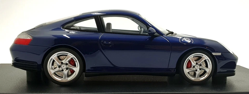 GT Spirit escala 1/18 resina GT938 - Porsche 911 (966) Carrera 4S - Azul - Imagem 3 de 4