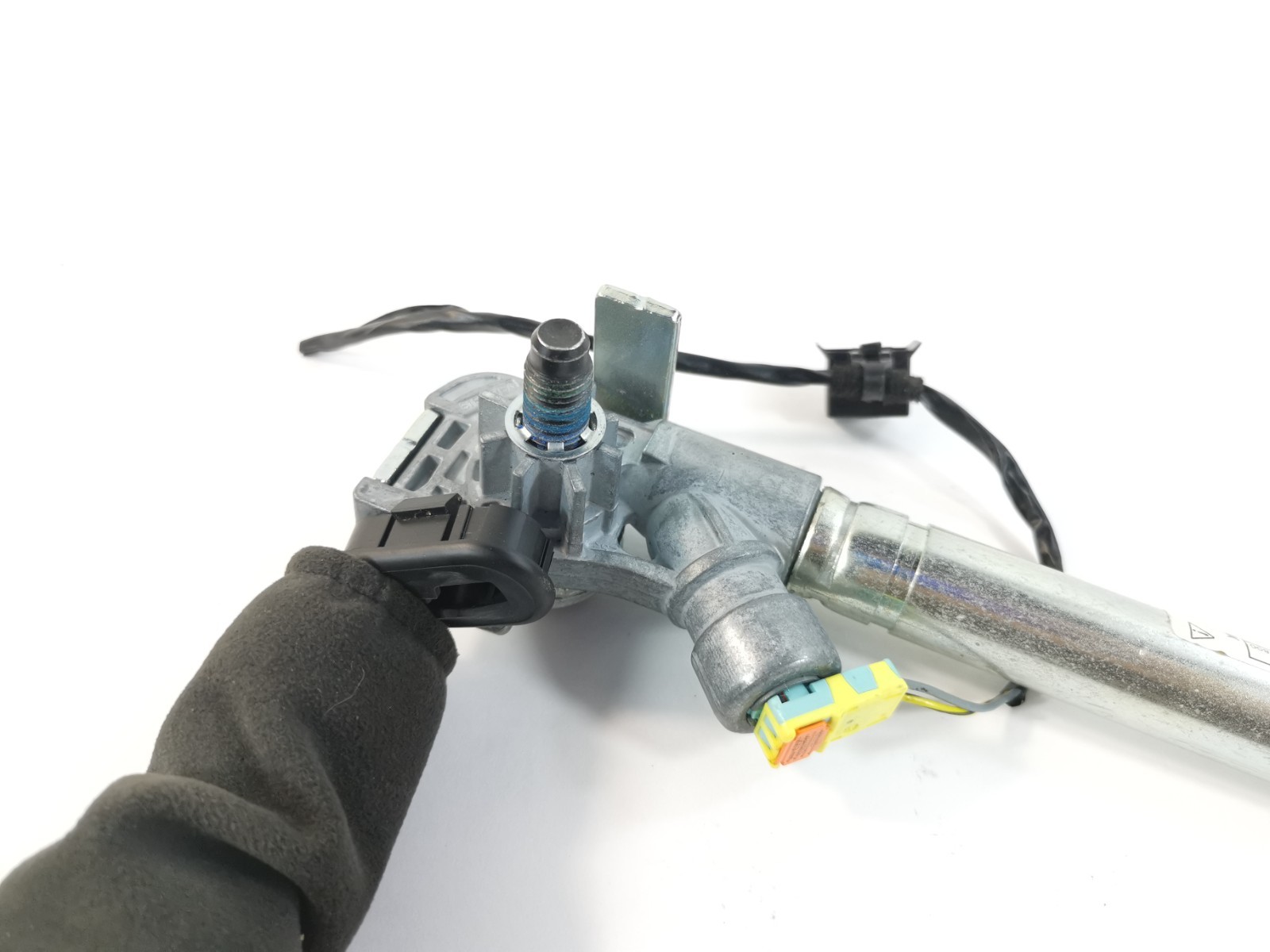 Maserati Levante 2017 Front Right Seat belt retractor P/N 634208200