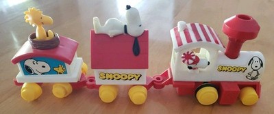 1972 3 Pc Snoopy & Woodstock Plastic WindUp Train Charlie Brown Peanuts Works !!